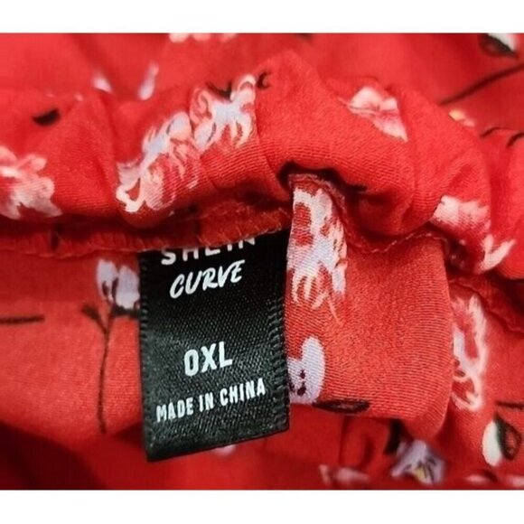Shein Shorts Red Floral 29" Elastic Waist Attached Belt Women's 12 - Picture 4 of 5